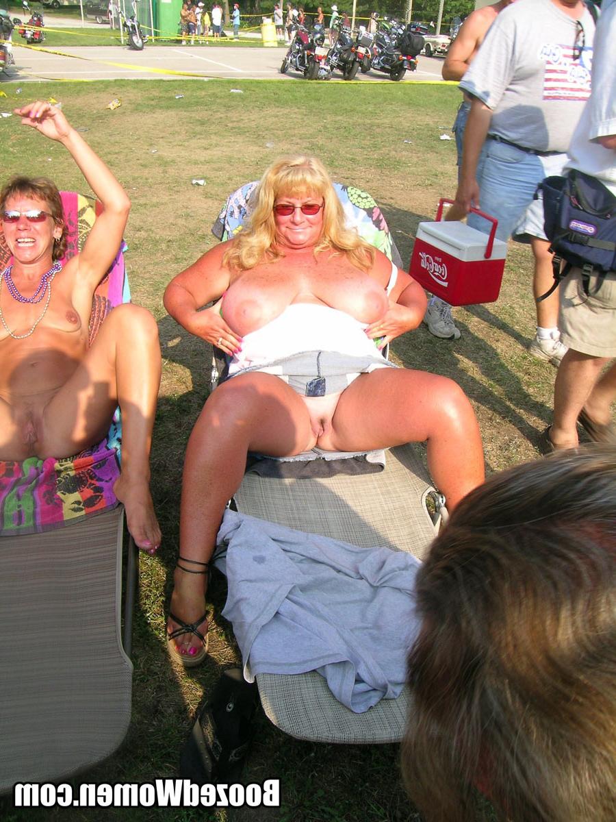 12P Drunk sexy next door chicks at nude fun