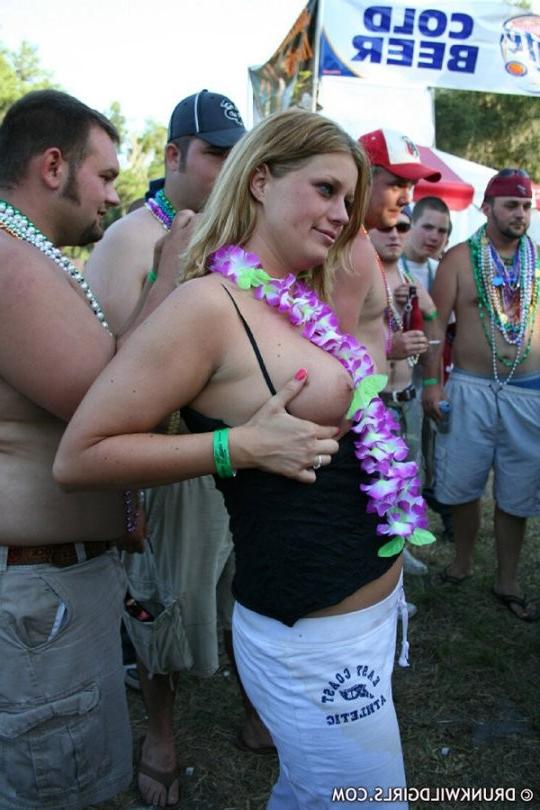 15P freaking drunk hotties flashing soft pink tits
