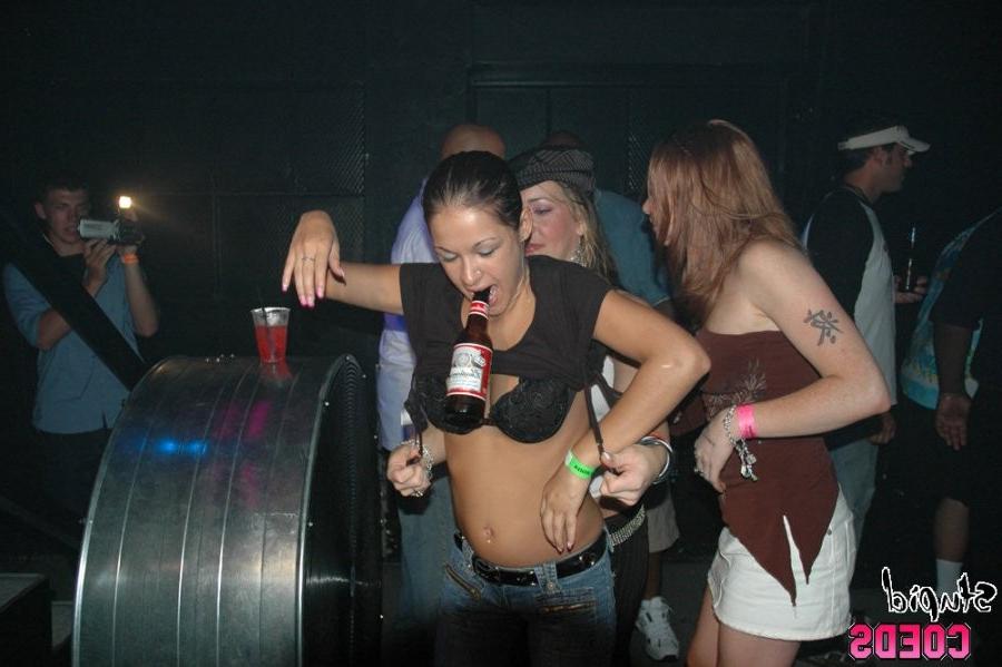 15P horny drunk college hotties flashing firm tits