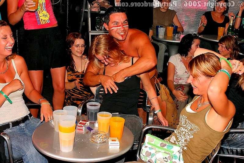 20P Drunk teens groping the male strippers at a party hardcore