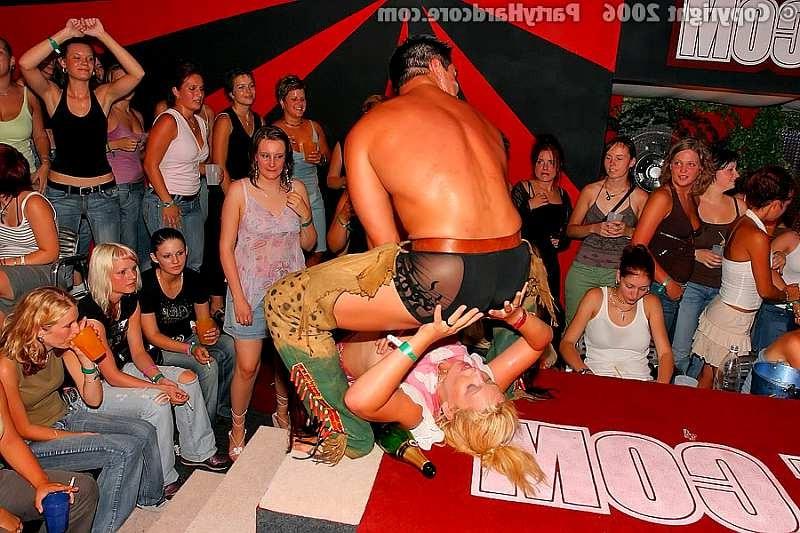 20P Drunk teens groping the male strippers at a party hardcore