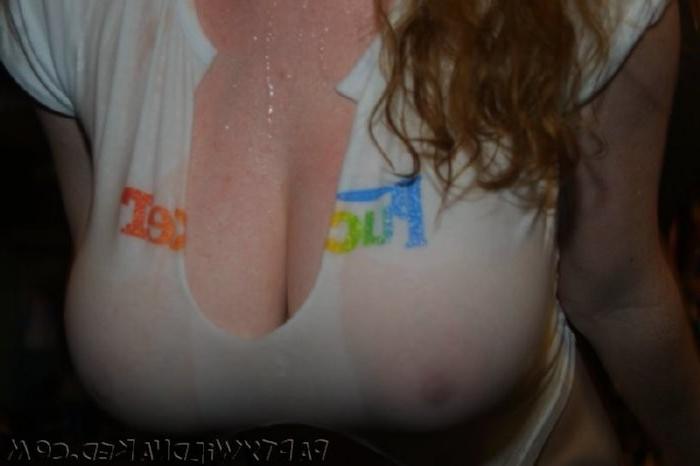 20P Wet and drunk party sluts flashing coed titties
