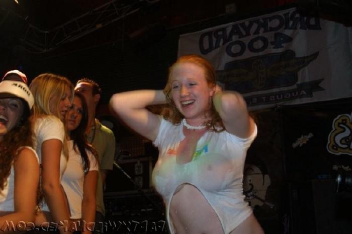 20P Wet and drunk party sluts flashing coed titties