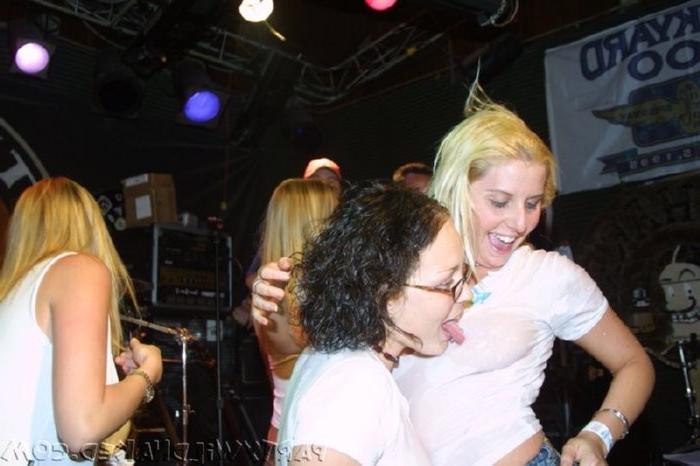 20P Wet and drunk party sluts flashing coed titties