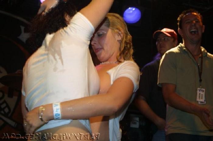 20P Wet and drunk party sluts flashing coed titties