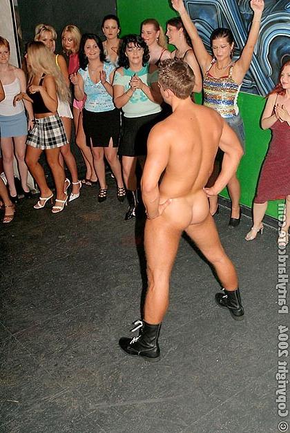 16P Drunk girls sucking cock at underground party