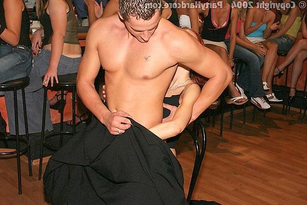 16P Drunk girls jerking off male stripper