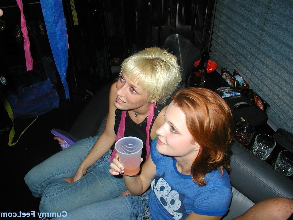 17P Drunk blonde gives a blowjob