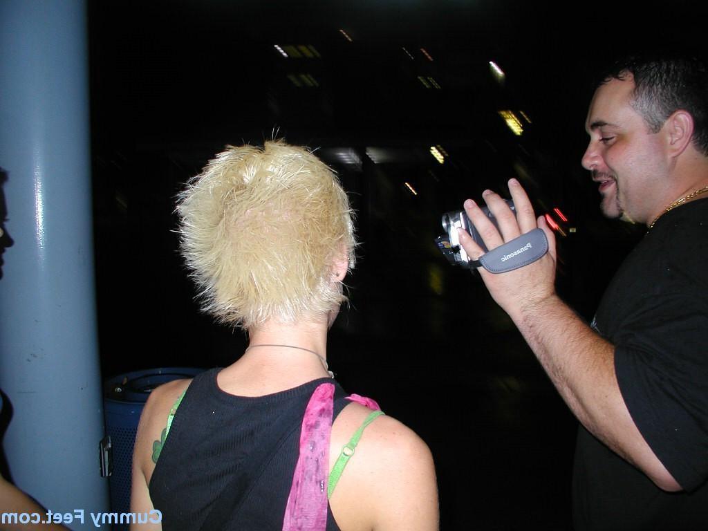 17P Drunk blonde gives a blowjob