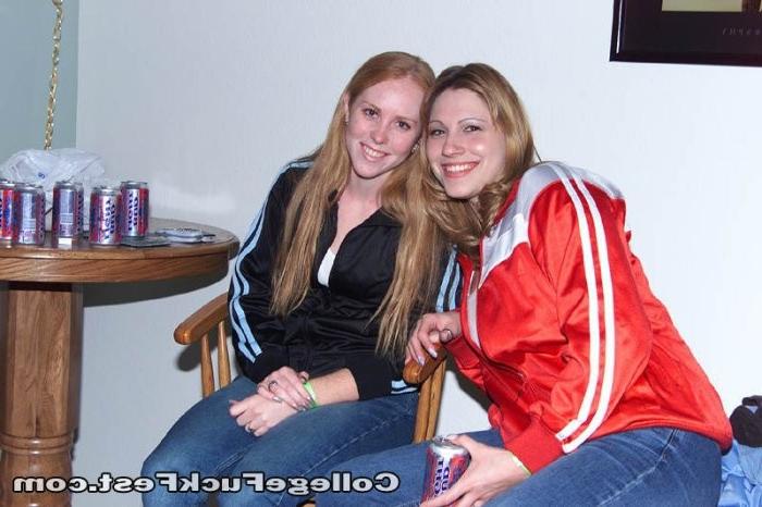 16P Drunk college girls fucking