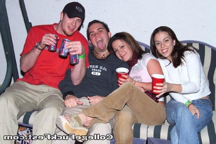 16P Drunk college girls fucking