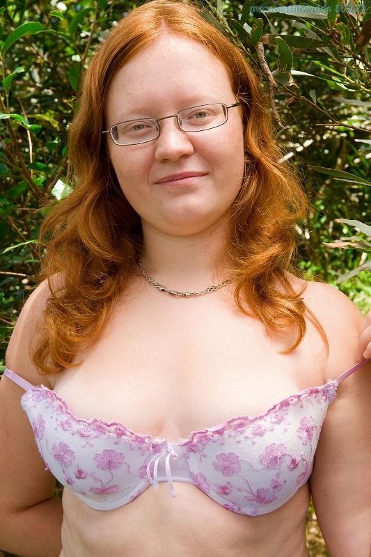 16P Redhead Ursula strips in the forest