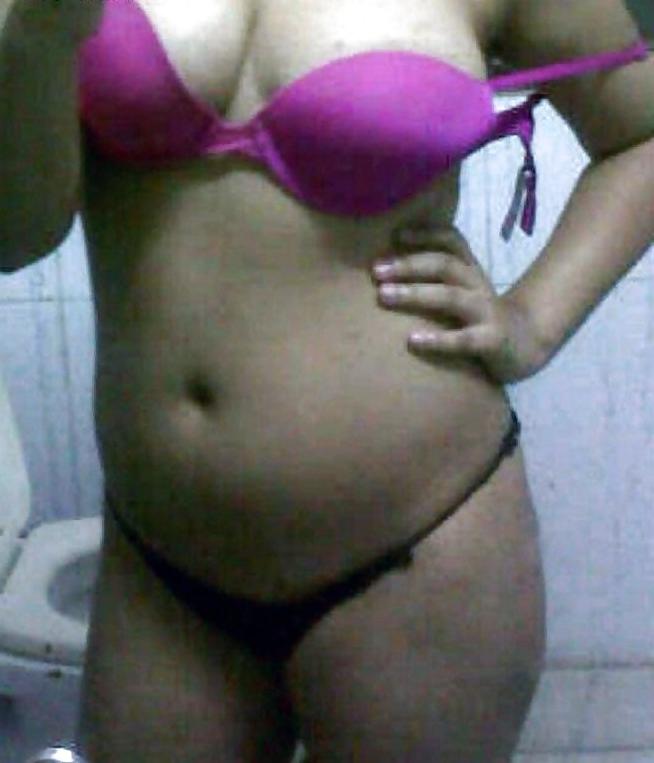 11P Pakistani girl selfshot pictures