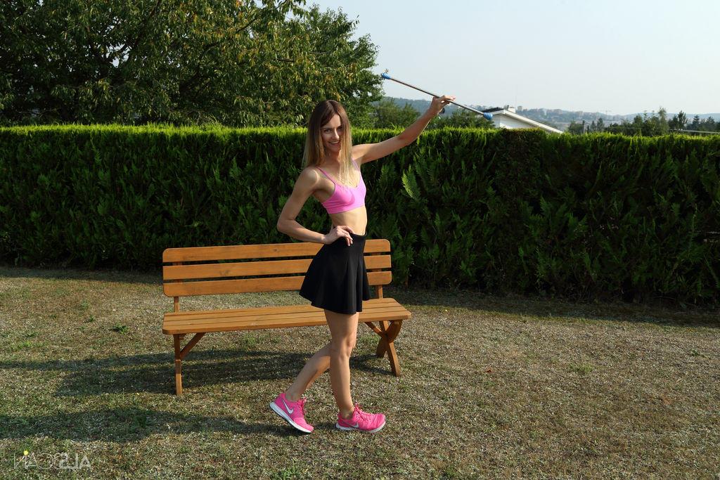 16P Kate Sin and Lola outdoor lesbians