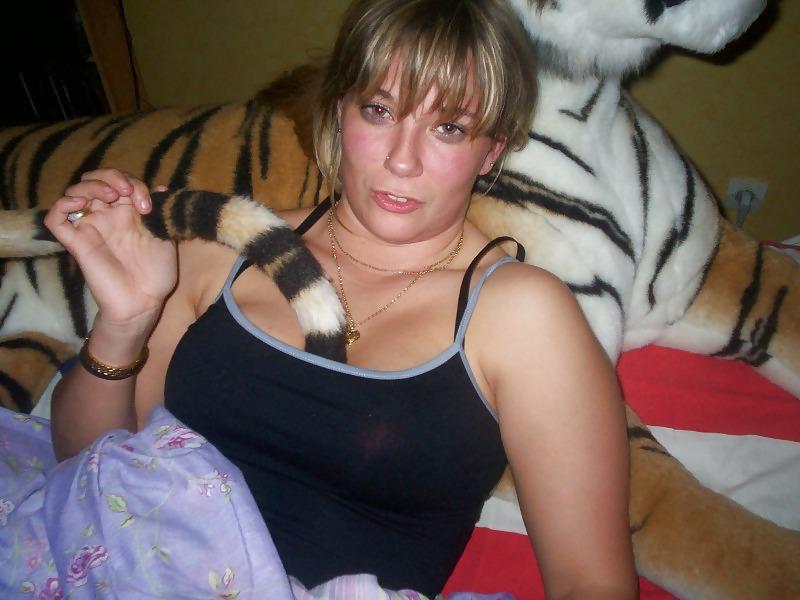 25P Calia B French Pornstars