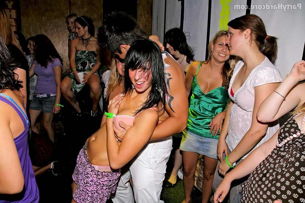 16P Orgy party with amateur sluts fucking hard