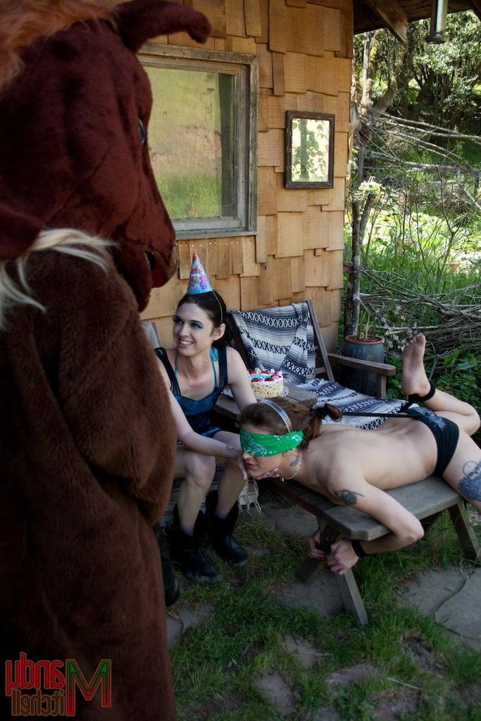 16P Tranny at sex party