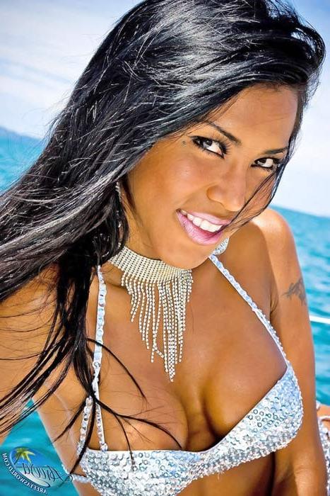 16P Ladyboy Areeya strips out of her tiny bikini while on a boat