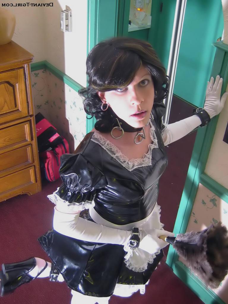 16P Tranny in french maid uniform