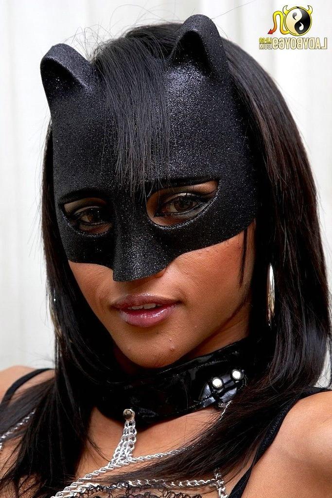 15P Ladyboy Superstar Mint in Catwoman suit sucking her own cock!