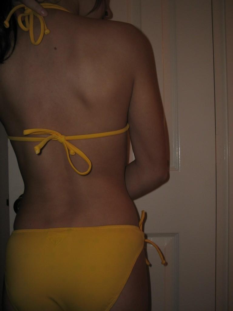 9P Blonde looks sweet like lollipop when posing nude on bed