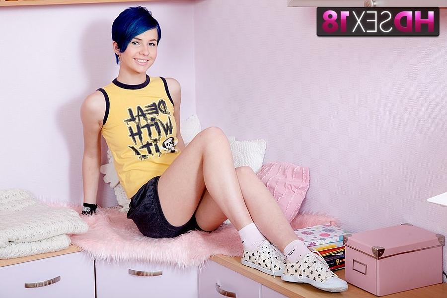 16P Blue haired doll makes lover heavily explode