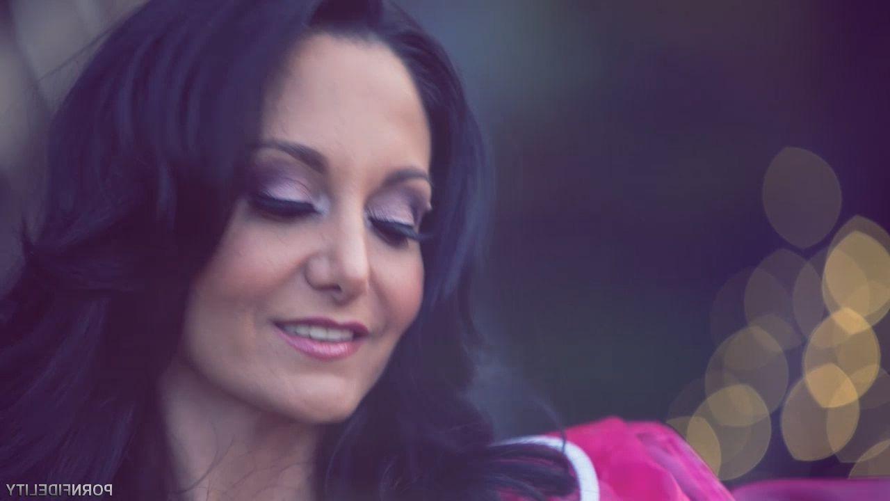 16P Curvy milf Ava Addams loves hard dicks