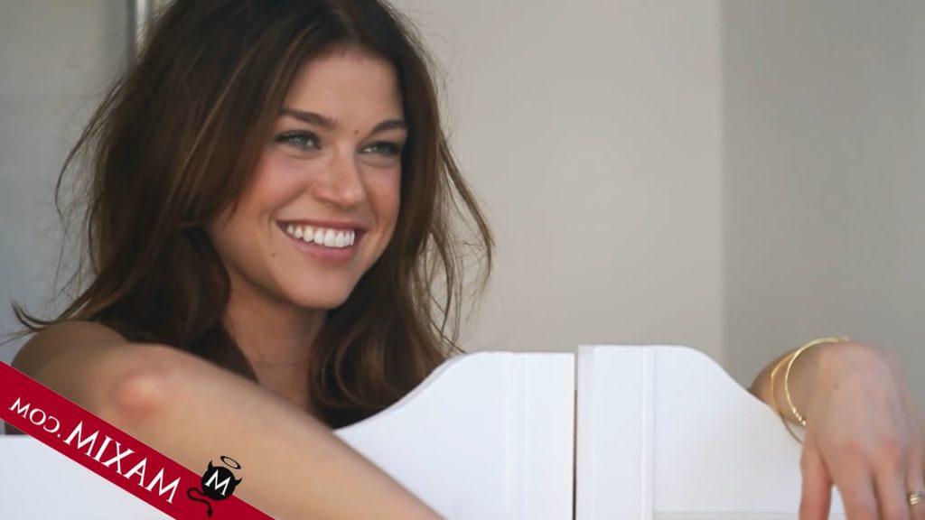 25P Adrianne Palicki Sexy