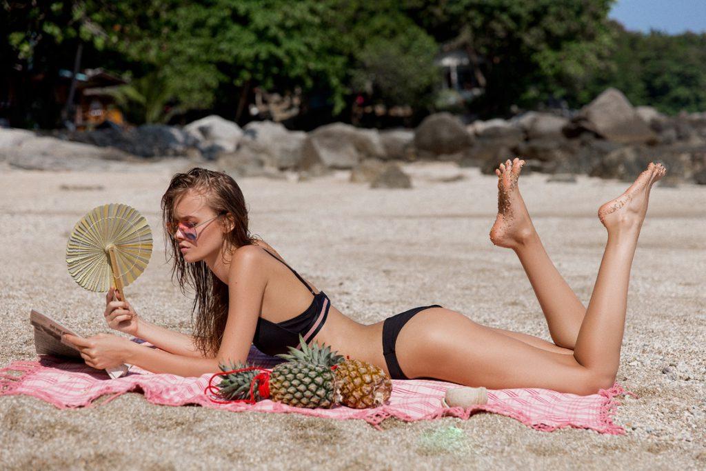 11P Alessia Merz Sexy