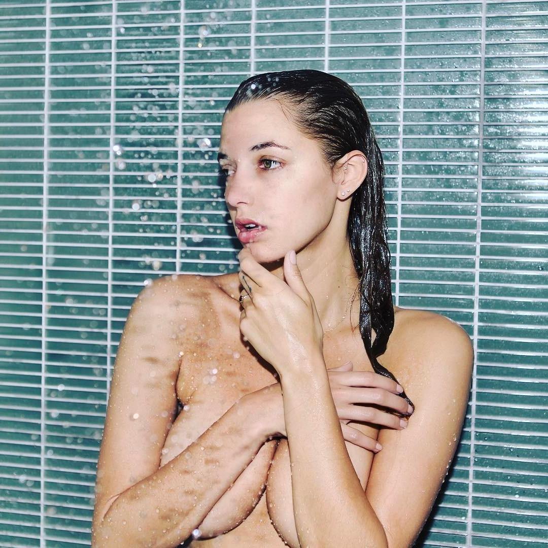 6P Alyssa Arce Gets Dirty In The Shower
