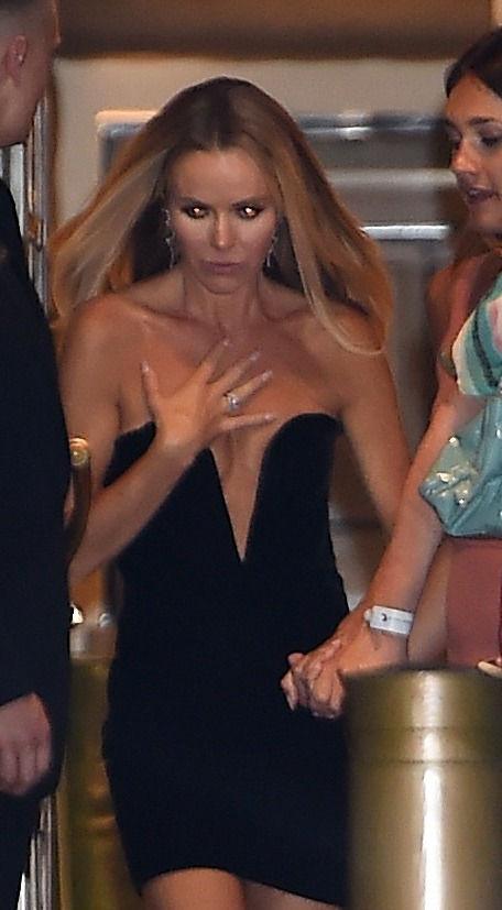 25P Amanda Holden Sexy