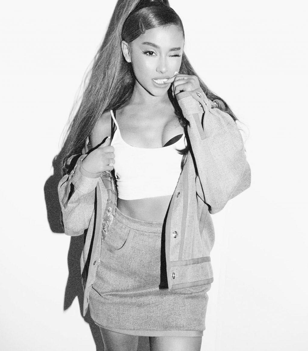25P Ariana Grande Sexy