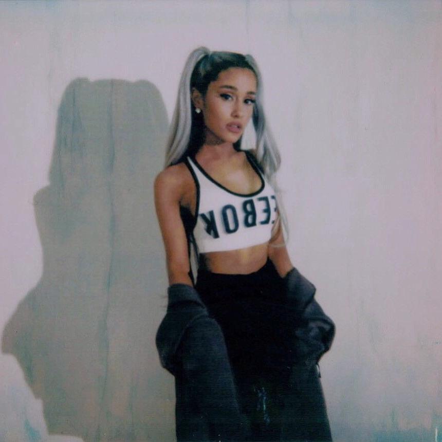 25P Ariana Grande Sexy