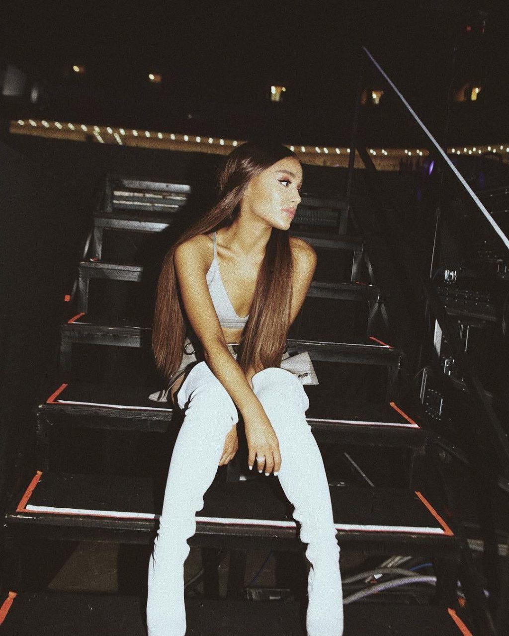25P Ariana Grande Sexy