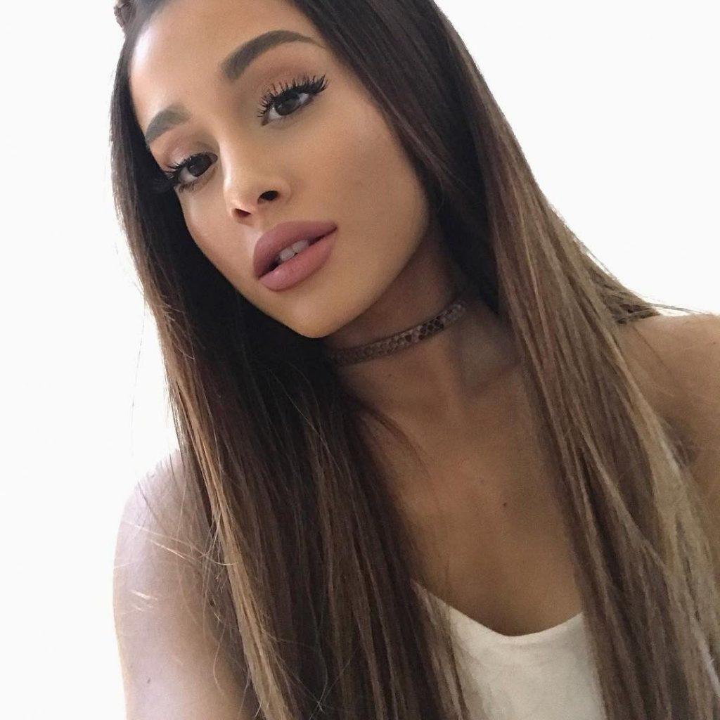 25P Ariana Grande Sexy