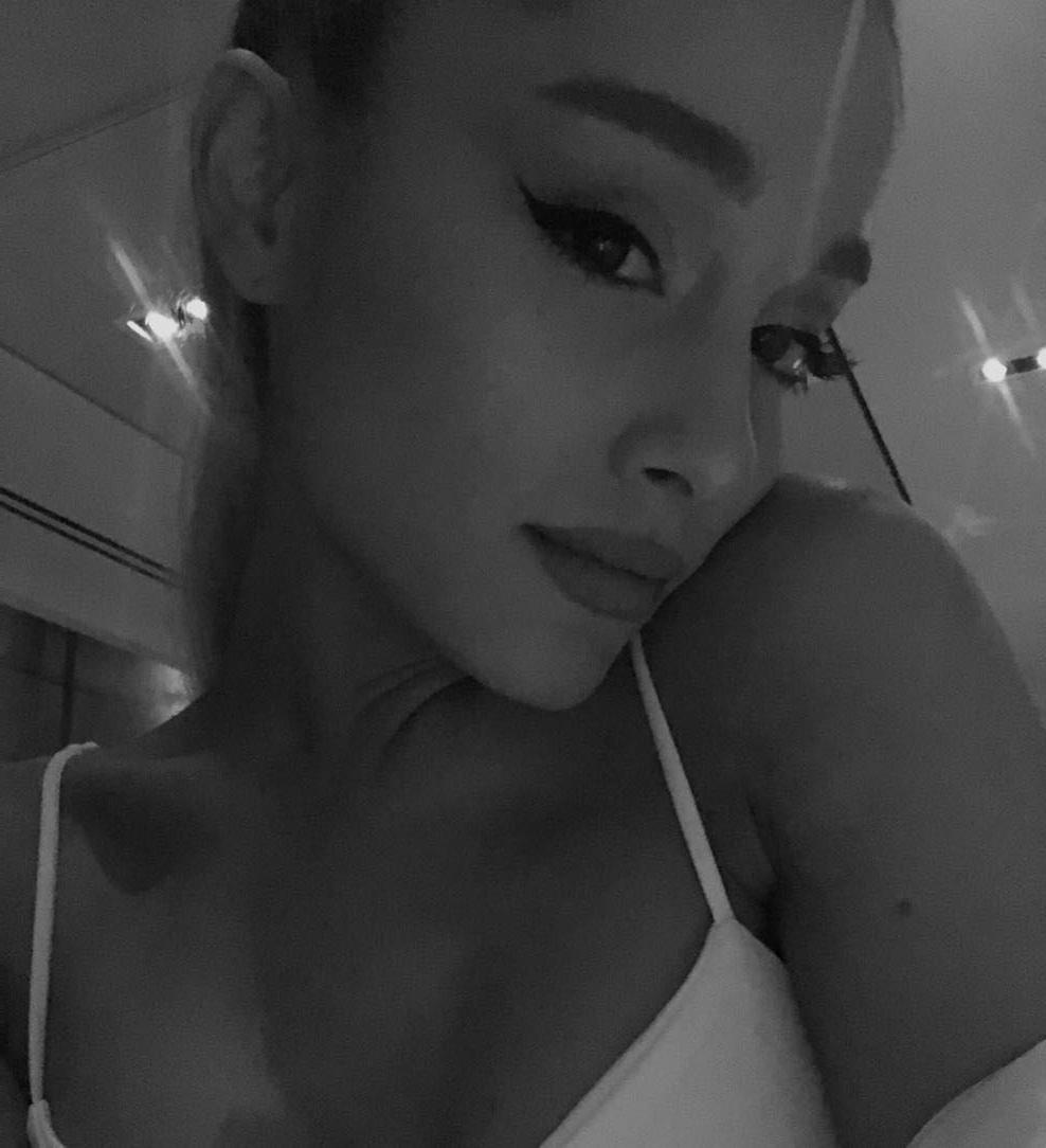 25P Ariana Grande Sexy
