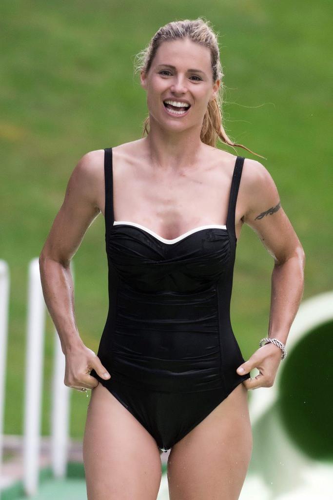 21P Michelle Hunziker & Aurora Ramazzotti Sexy