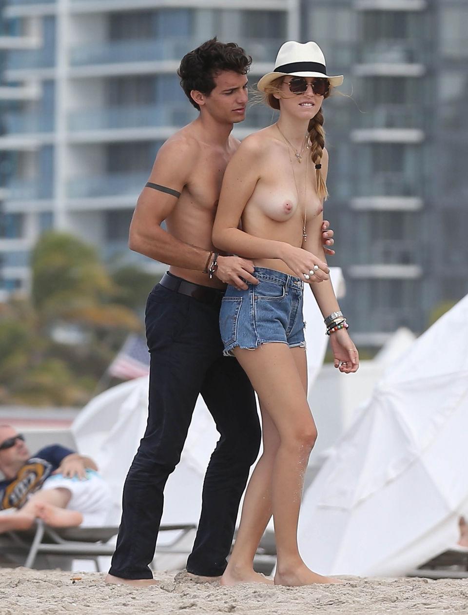 25P Chiara Ferragni Sexy