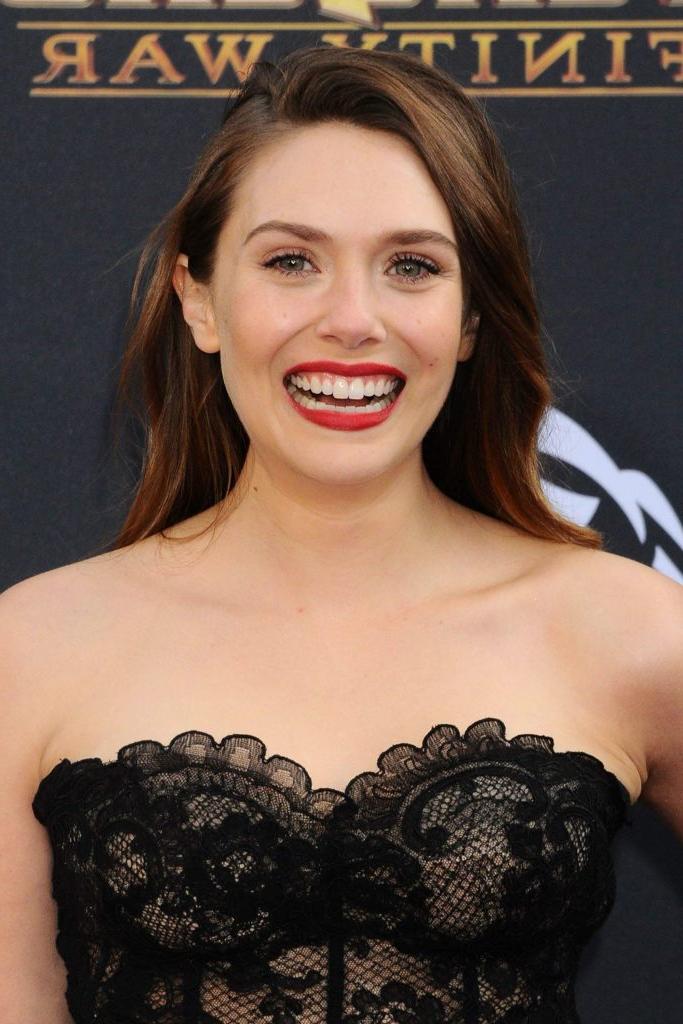 25P Elizabeth Olsen Sexy