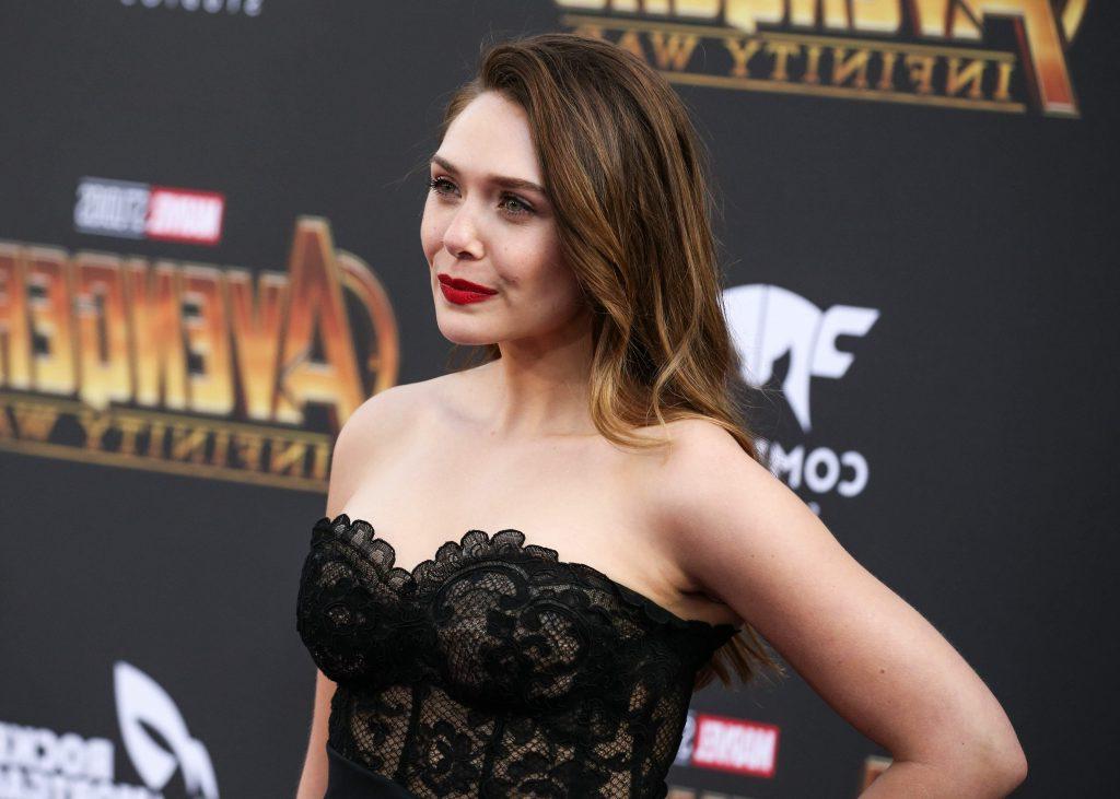 25P Elizabeth Olsen Sexy