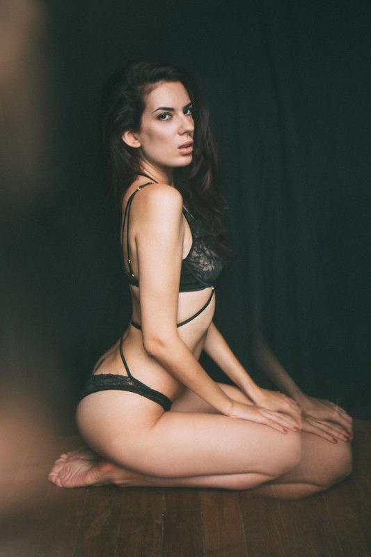 25P Elodie Hernandez Sexy