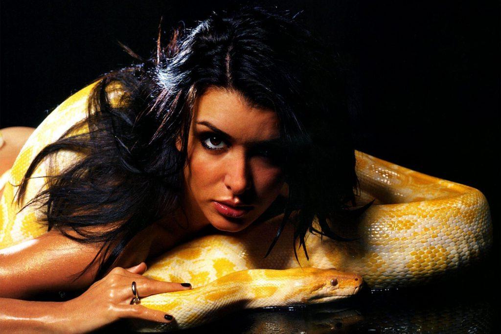 16P Jenifer Bartoli Sexy