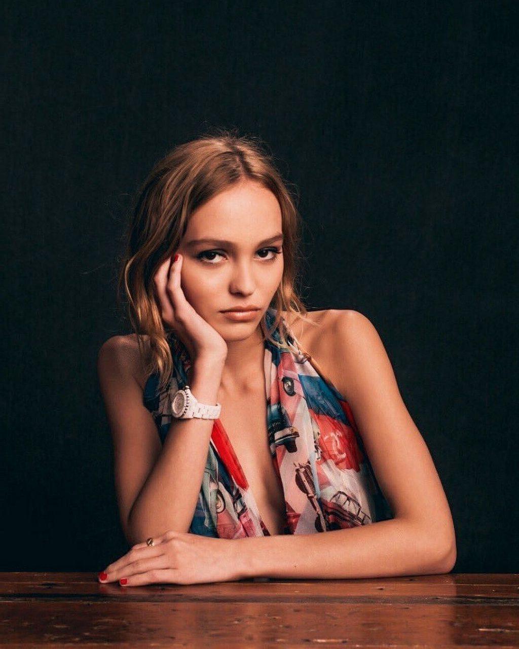 25P Lily-Rose Depp Sexy
