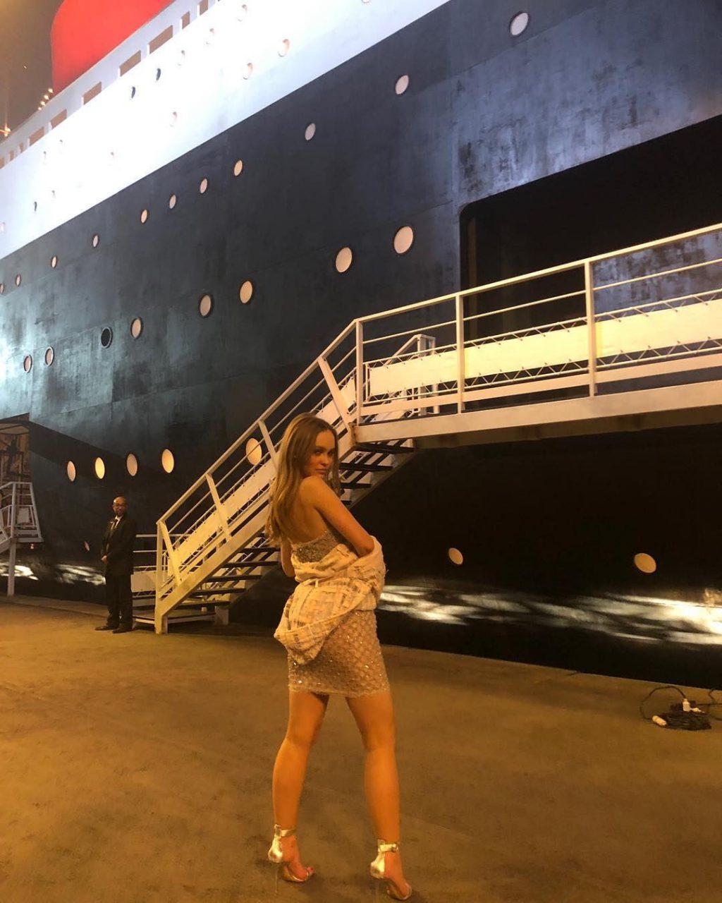 25P Lily-Rose Depp Sexy