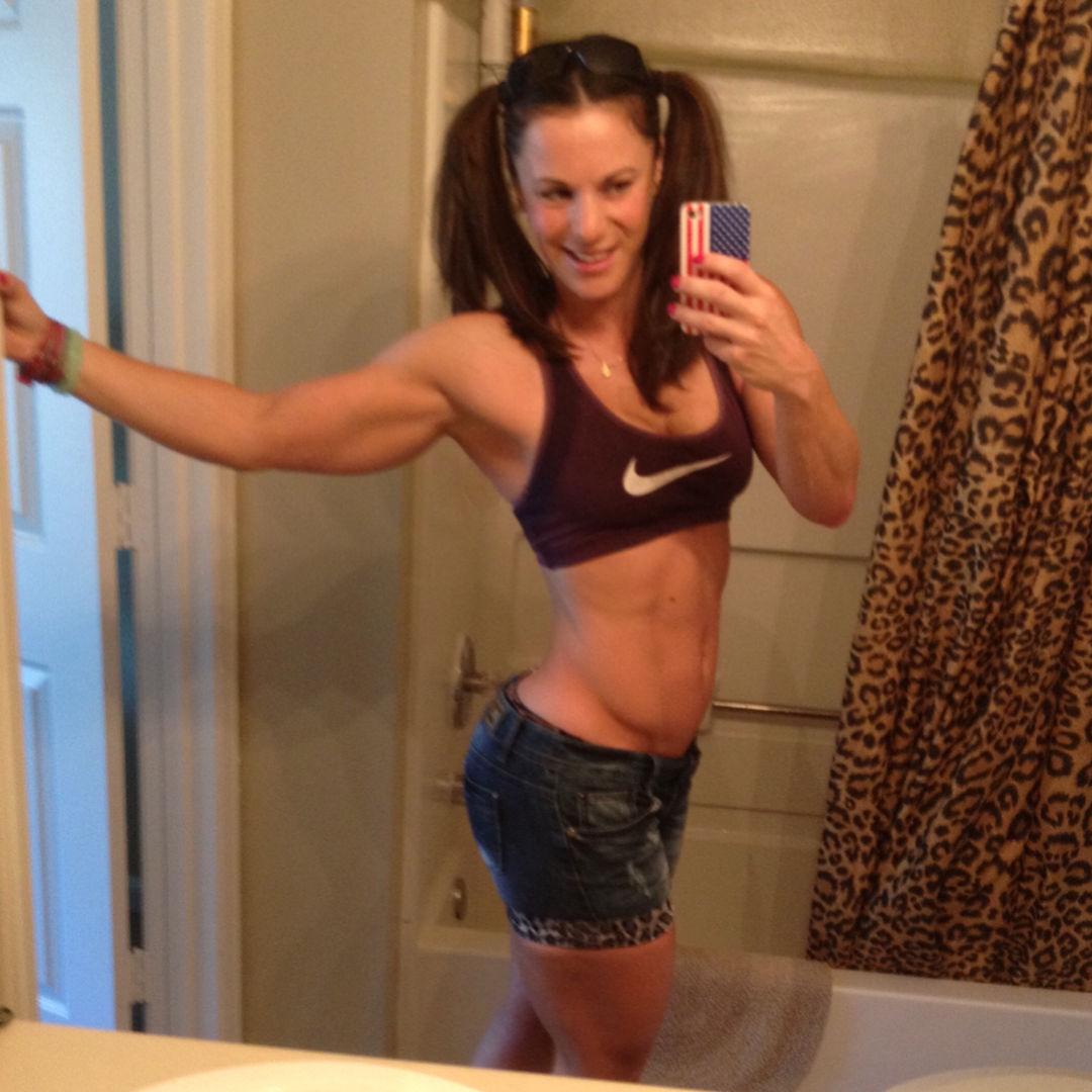 24P Linda Durbesson Sexy