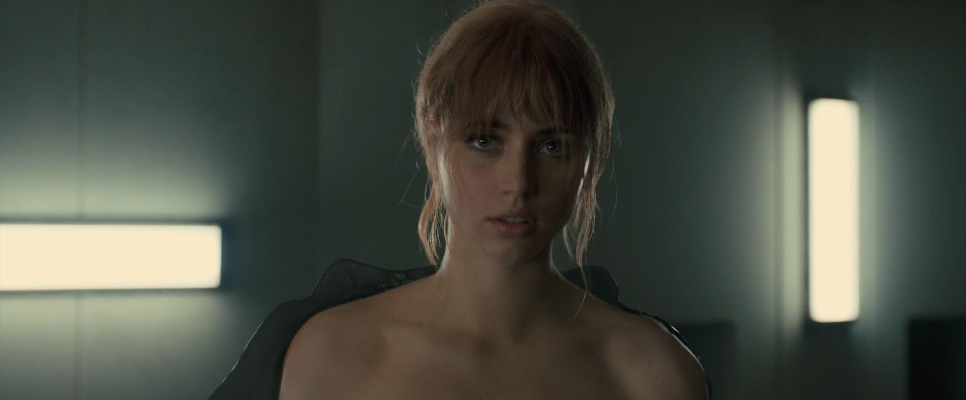 25P Ana de Armas, Sallie Harmsen, Mackenzie Davis Sexy
