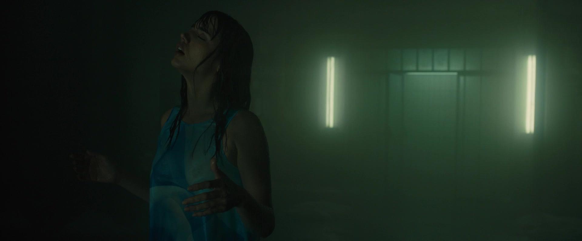 25P Ana de Armas, Sallie Harmsen, Mackenzie Davis Sexy