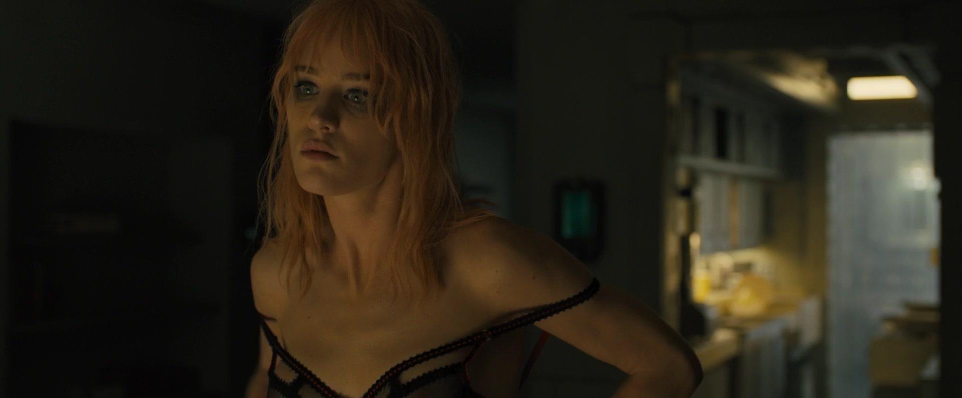 25P Ana de Armas, Sallie Harmsen, Mackenzie Davis Sexy