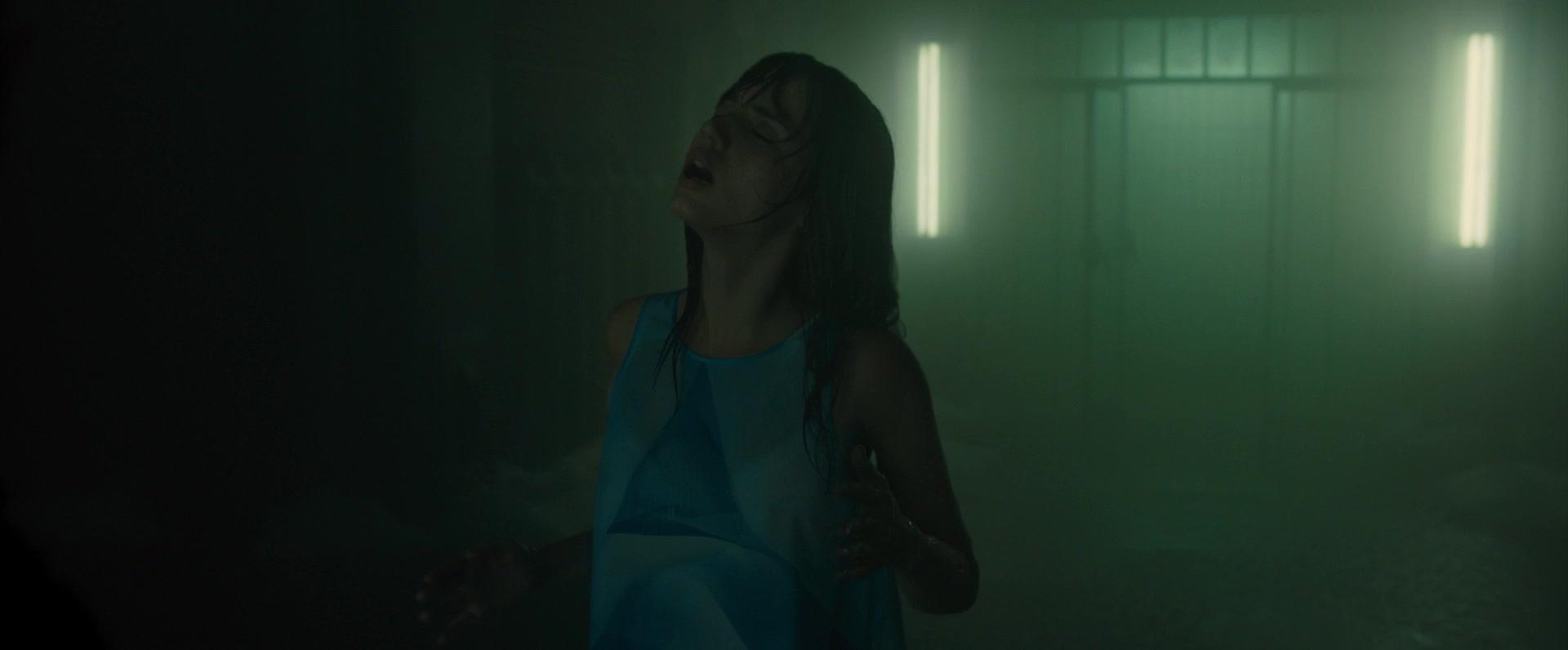 25P Ana de Armas, Sallie Harmsen, Mackenzie Davis Sexy