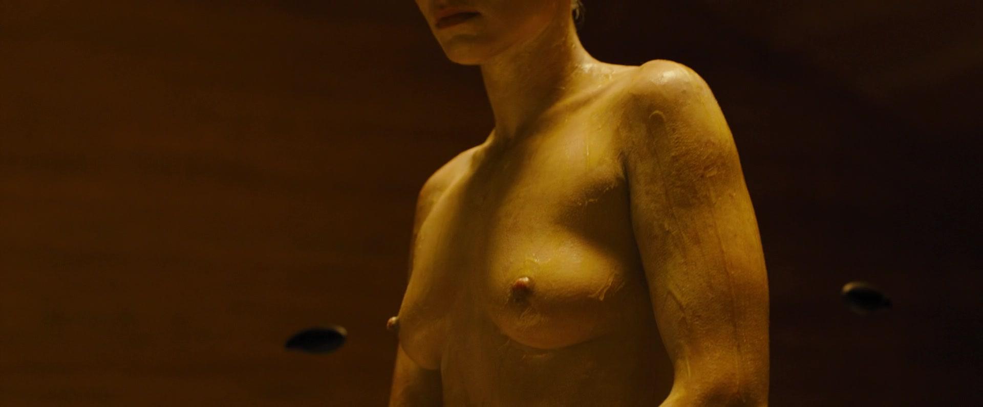 25P Ana de Armas, Sallie Harmsen, Mackenzie Davis Sexy